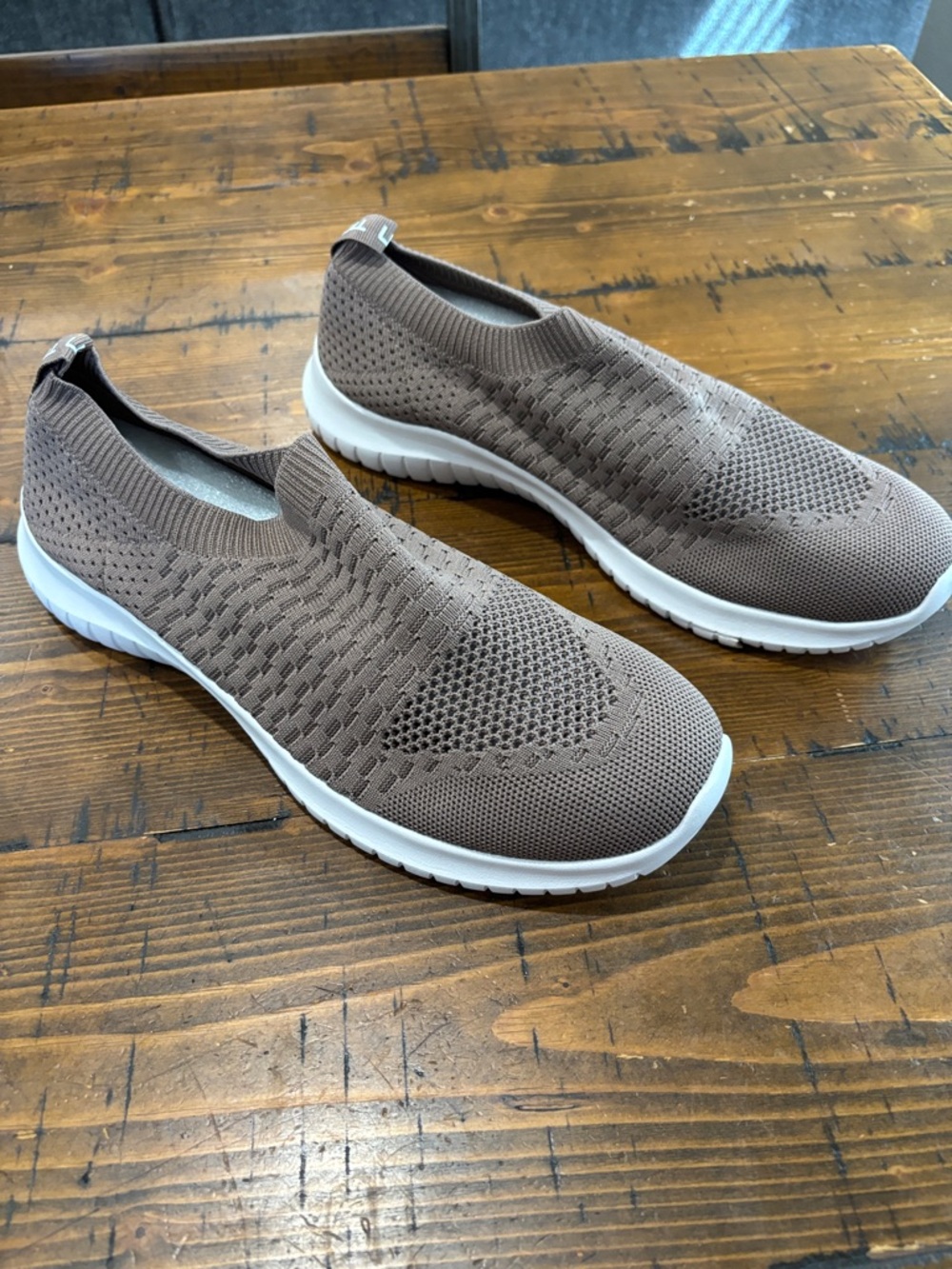 Women's Walking Tennis Shoes - Lightweight Athletic Casual Gym Slip On Sneakers